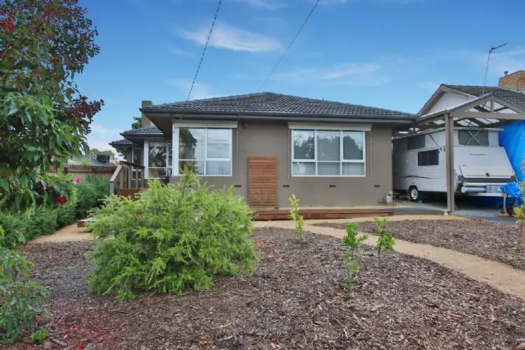 8 Faraday Road, Croydon South VIC 3136