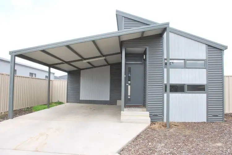 8 Strauss Avenue, Shepparton VIC 3630