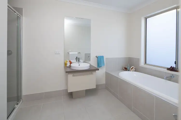 Fifth view of Homely house listing, 5 Webb Court, Pakenham VIC 3810