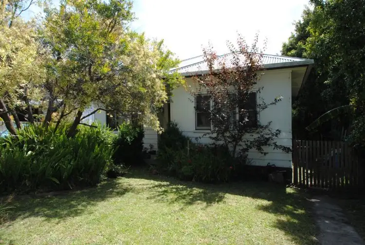 22 BRUMLEY ST, Leongatha VIC 3953