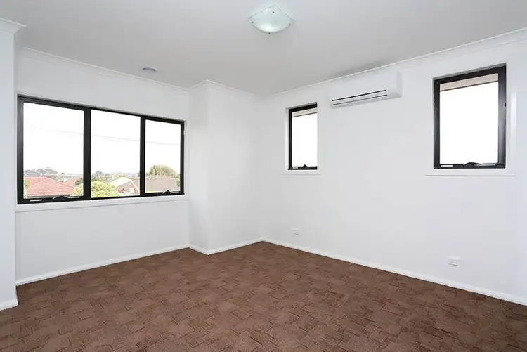 Fourth view of Homely townhouse listing, 2/14 Lex Grove, Oak Park VIC 3046