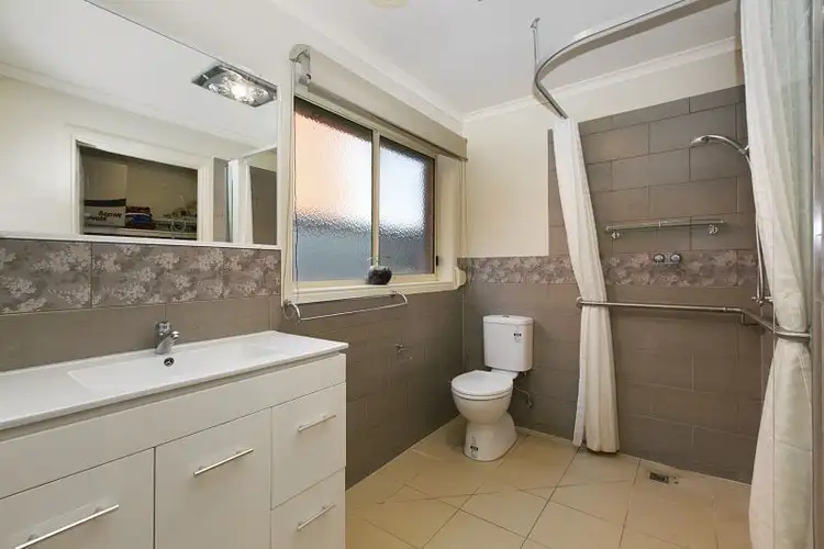 Seventh view of Homely house listing, 5 Forest Oak Court, Cranbourne VIC 3977
