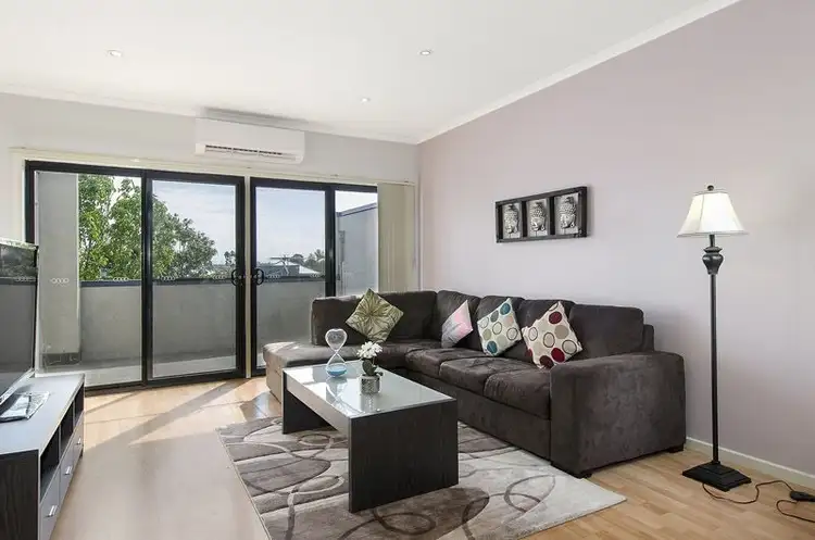 Main view of Homely townhouse listing, 4/900 Pascoe Vale Road, Glenroy VIC 3046