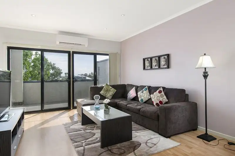 Main view of Homely townhouse listing, 4/900 Pascoe Vale Road, Glenroy VIC 3046