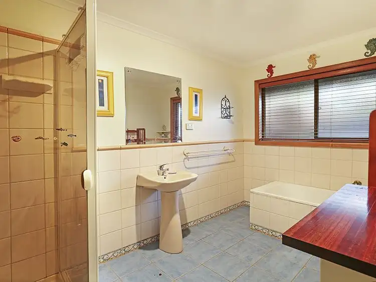 Fifth view of Homely house listing, 10 Milvi Court, Meredith VIC 3331