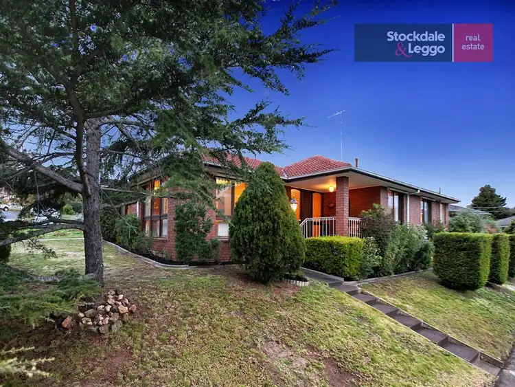 2 Farley Court, Gladstone Park VIC 3043