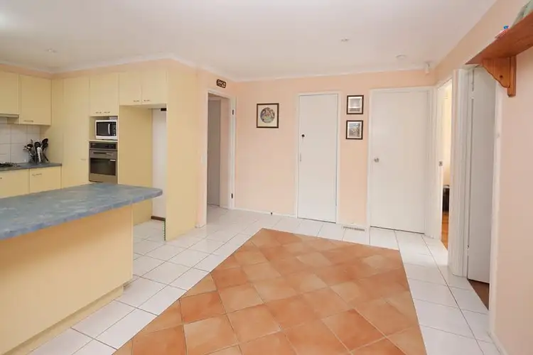 Seventh view of Homely house listing, 19 Castlecrag Close, Endeavour Hills VIC 3802