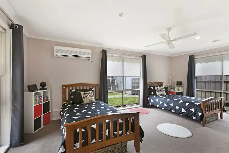 Seventh view of Homely house listing, 2 Millbank Place, Cranbourne VIC 3977