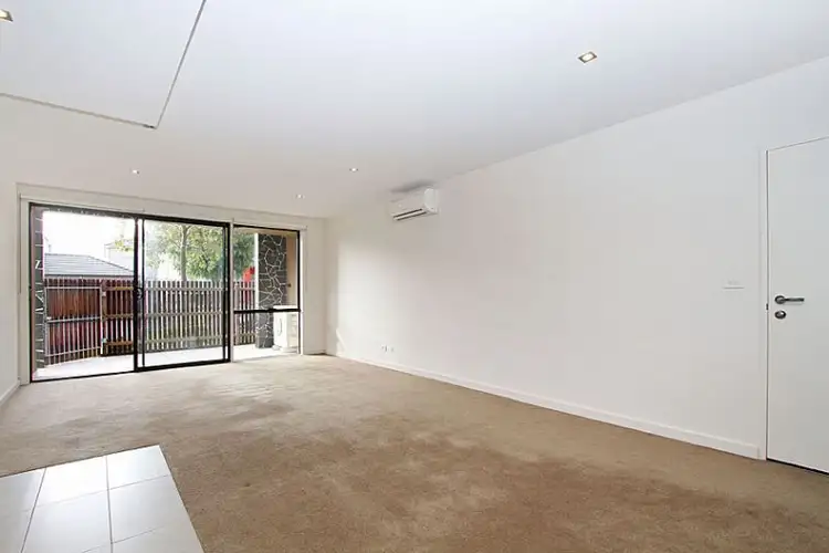 4/2 Crefden Street, Maidstone VIC 3012