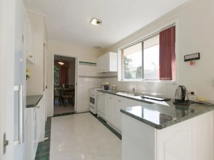 Sixth view of Homely house listing, 2 Lisa Court, Frankston VIC 3199