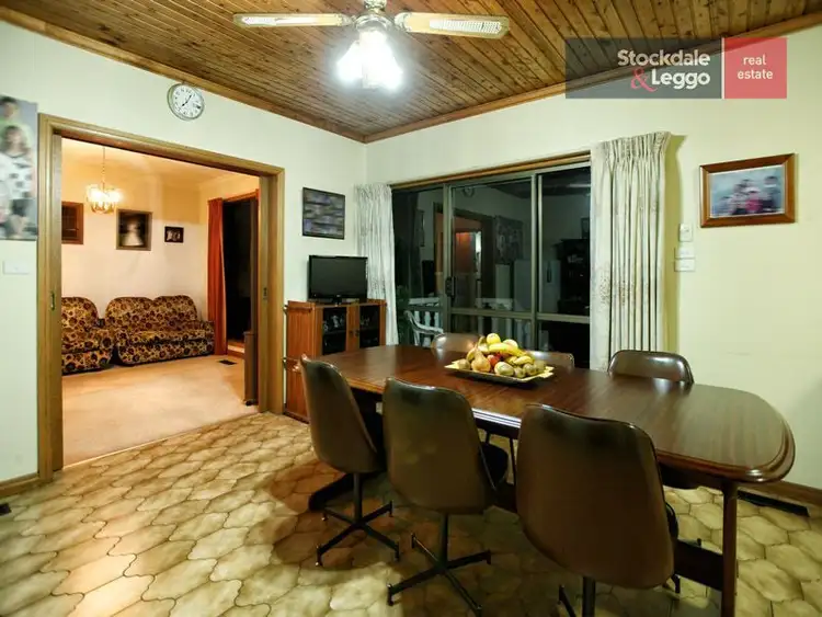 Sixth view of Homely house listing, 10 Capri Court, Westmeadows VIC 3049