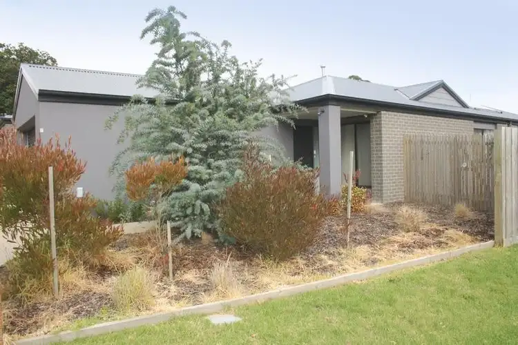 Main view of Homely unit listing, 1/6 SOUTH RAILWAY CRESCENT, Korumburra VIC 3950