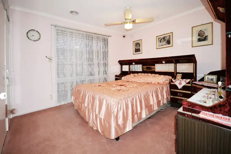 Seventh view of Homely house listing, 6 Camelot Drive, Albanvale VIC 3021