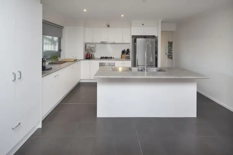 Third view of Homely house listing, 32 VIOLA AVENUE, Pakenham VIC 3810