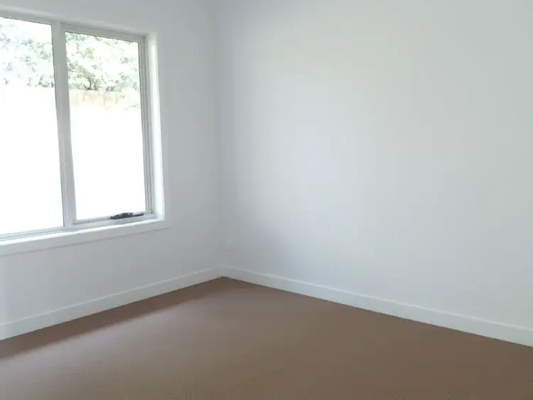 Seventh view of Homely unit listing, 4/32 Monteith Crescent, Endeavour Hills VIC 3802
