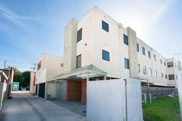 4/3 Royal Lane, Glen Huntly VIC 3163