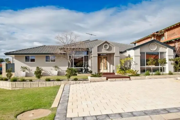 60 Fallbrook Avenue, Woodvale WA 6026