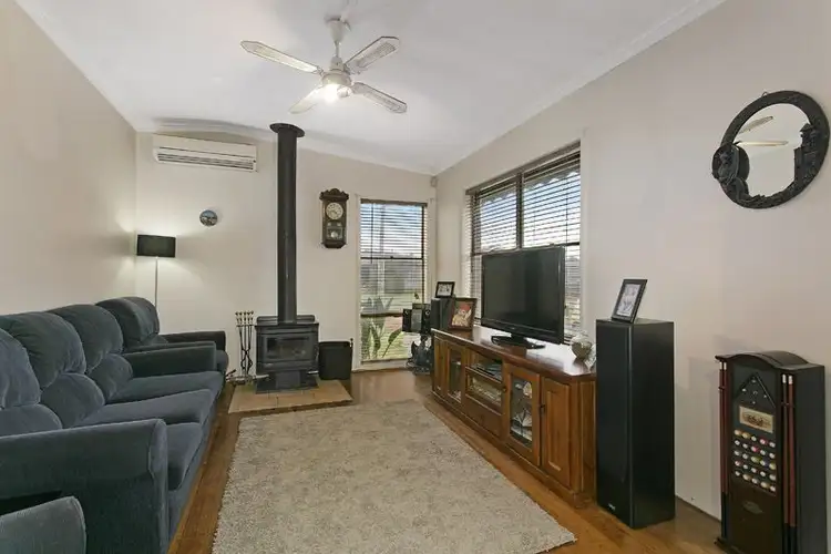 6 Bushfield Crescent, Coolaroo VIC 3048