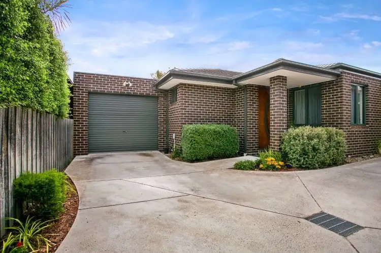 Main view of Homely house listing, 2/24 Rosslyn Avenue, Seaford VIC 3198