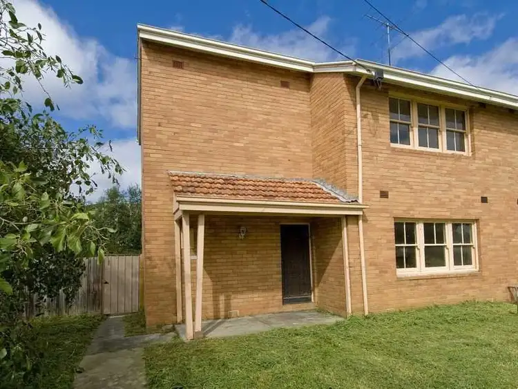23 Churchill Avenue, Newtown VIC 3220