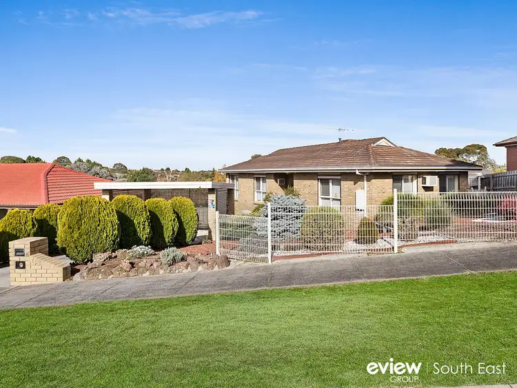 16 Hutchins Avenue, Endeavour Hills VIC 3802