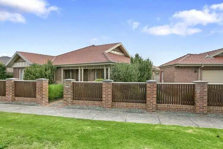 43 Edinburgh Drive, Skye VIC 3977