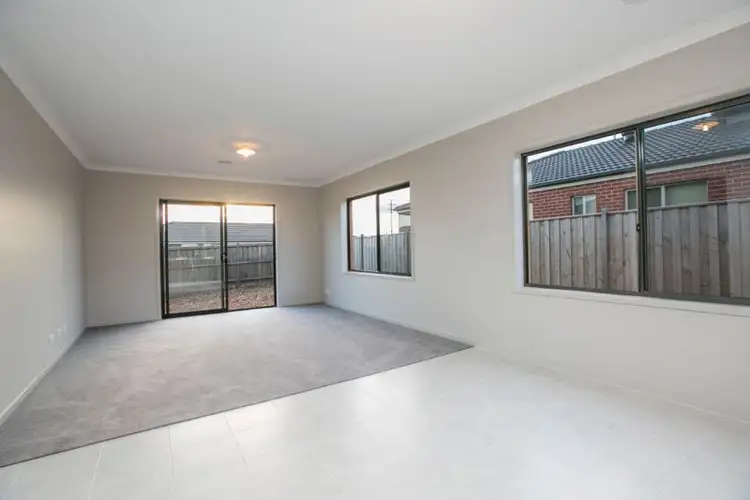 Sixth view of Homely house listing, 4 Valencia Circuit, Cranbourne VIC 3977