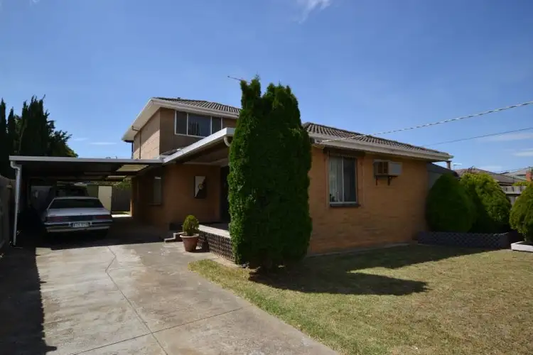 30 Throsby Crescent, Deer Park VIC 3023