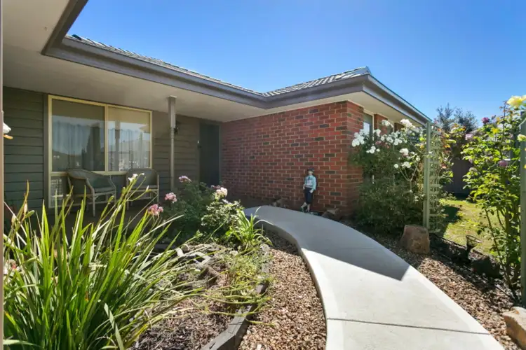 Second view of Homely house listing, 3 Amethyst Close, Skye VIC 3977