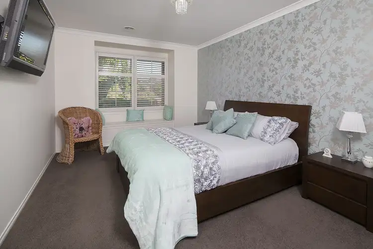 Second view of Homely house listing, 5 Webb Court, Pakenham VIC 3810
