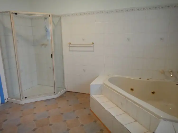 Fifth view of Homely house listing, 3 Silvester Crescent, St Albans VIC 3021
