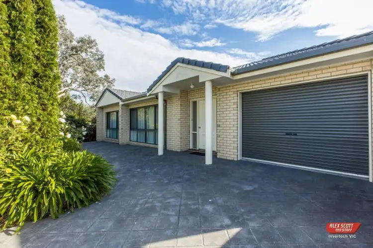 21 Bayview Avenue, Inverloch VIC 3996