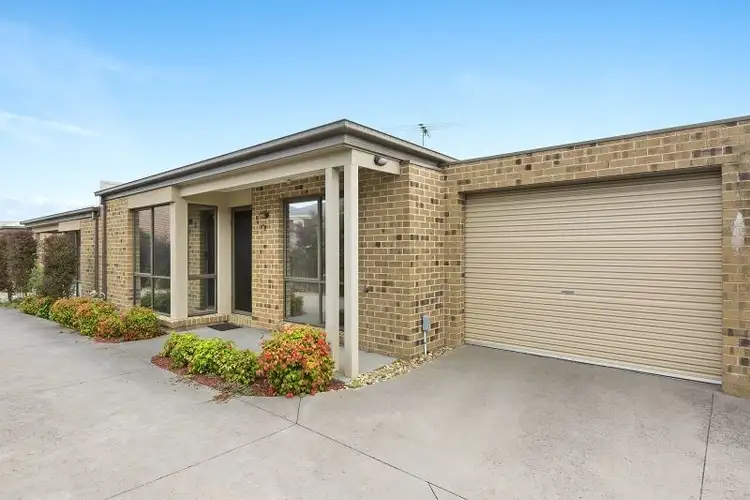 2/7 Wood Street, Mornington VIC 3931