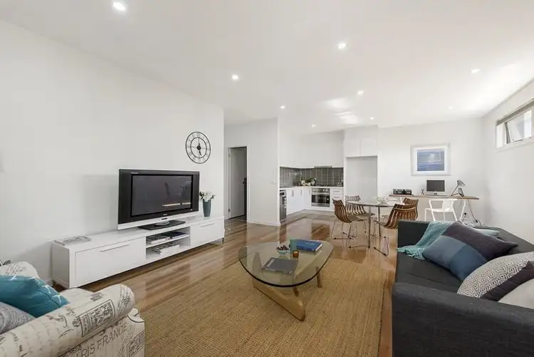 Main view of Homely townhouse listing, 2/33 William Street, Glenroy VIC 3046