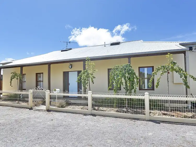 8 Sherbourne Terrace, Newtown VIC 3220