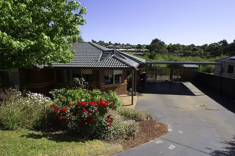 15 Laura Grove, Leongatha VIC 3953