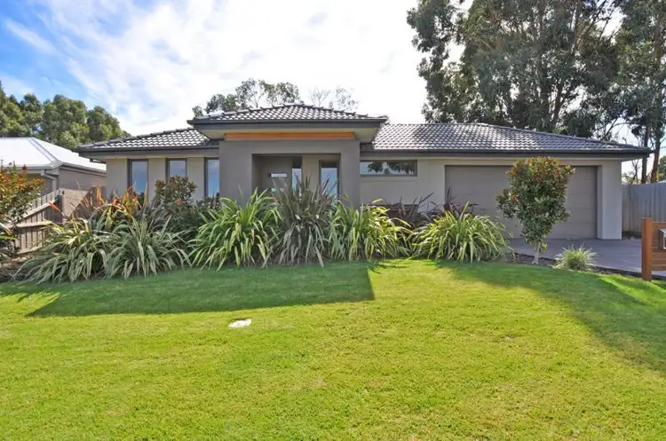 16 Correa Place, Inverloch VIC 3996