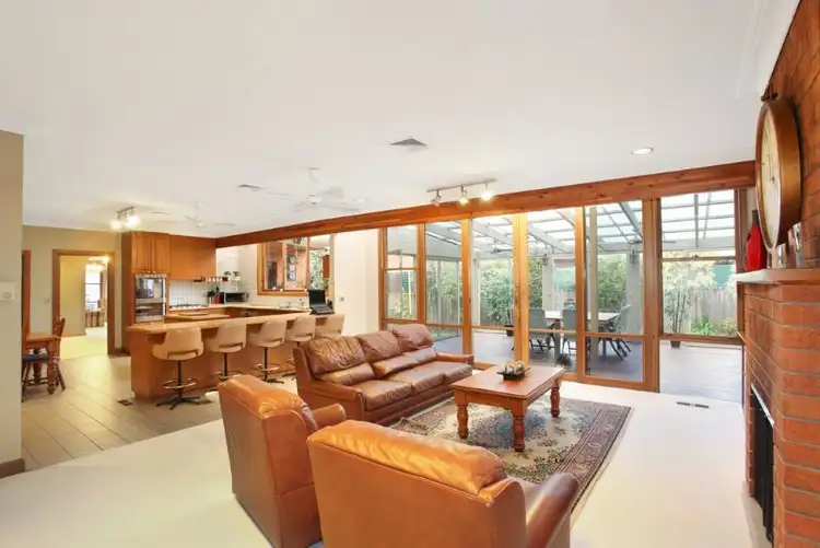 Fourth view of Homely house listing, 3 Oakdene Court, Mount Waverley VIC 3149