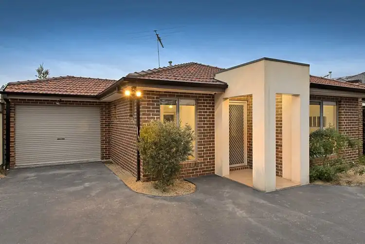 2/33 Gladstone Parade, Glenroy VIC 3046