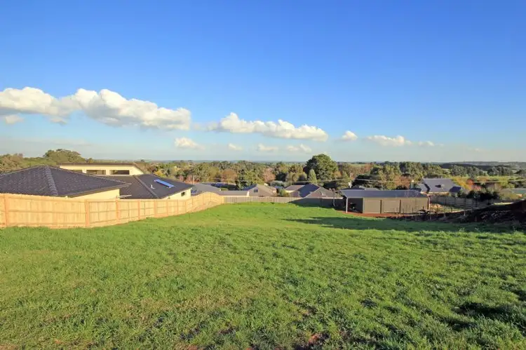 8 Veronica Court, Leongatha VIC 3953