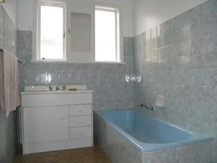 Fourth view of Homely house listing, 72 Stradbroke Drive, St Albans VIC 3021