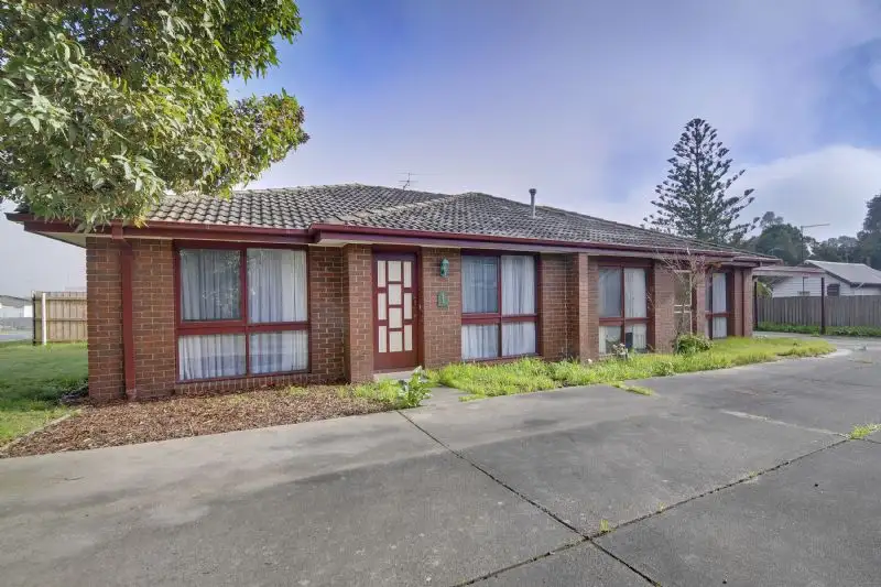 Main view of Homely unit listing, 1/16 Sinclair Avenue, Morwell VIC 3840
