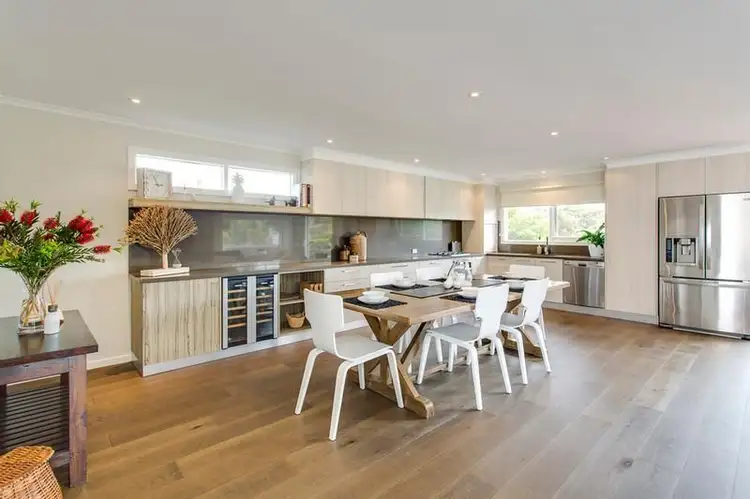 6 Daimler Court, Mccrae VIC 3938