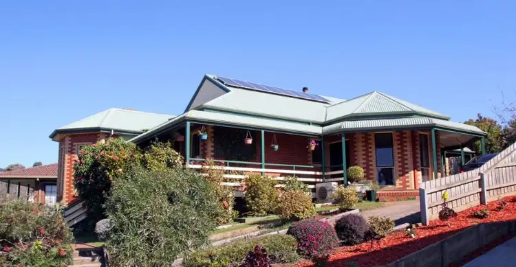16 Eden Cresent, Leongatha VIC 3953