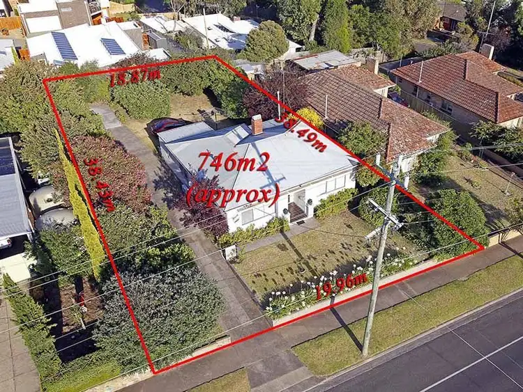 12 Roberts Road, Belmont VIC 3216