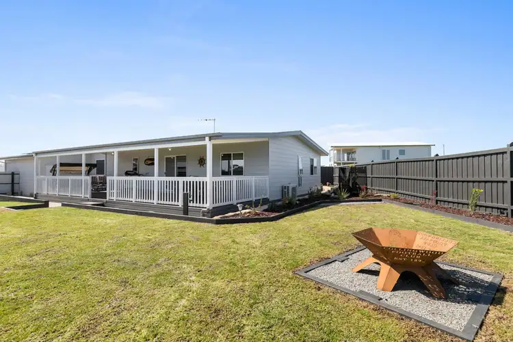 16 PEARL COURT, Cowes VIC 3922