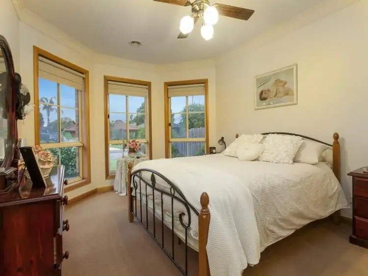 Fourth view of Homely house listing, 14 Louise Court, Skye VIC 3977