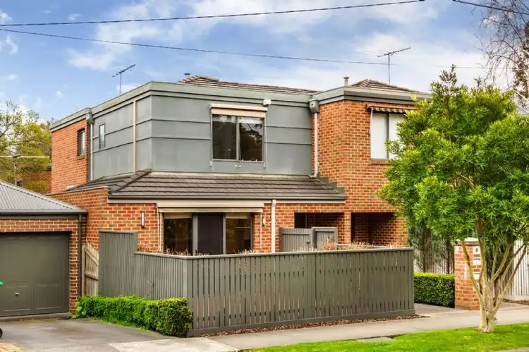 2E Pakenham Street, Blackburn VIC 3130