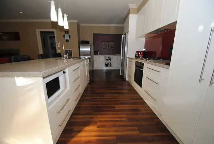 Seventh view of Homely house listing, 5 PARKSIDE CLOSE, Leongatha VIC 3953