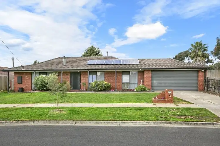 34 Bernborough Avenue, Cranbourne VIC 3977